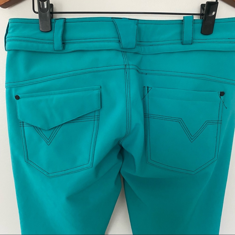 Volcom Snowboard Pants - Picture 4 of 16